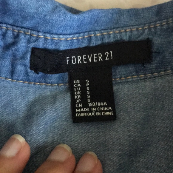 Crop top - Picture 2 of 3